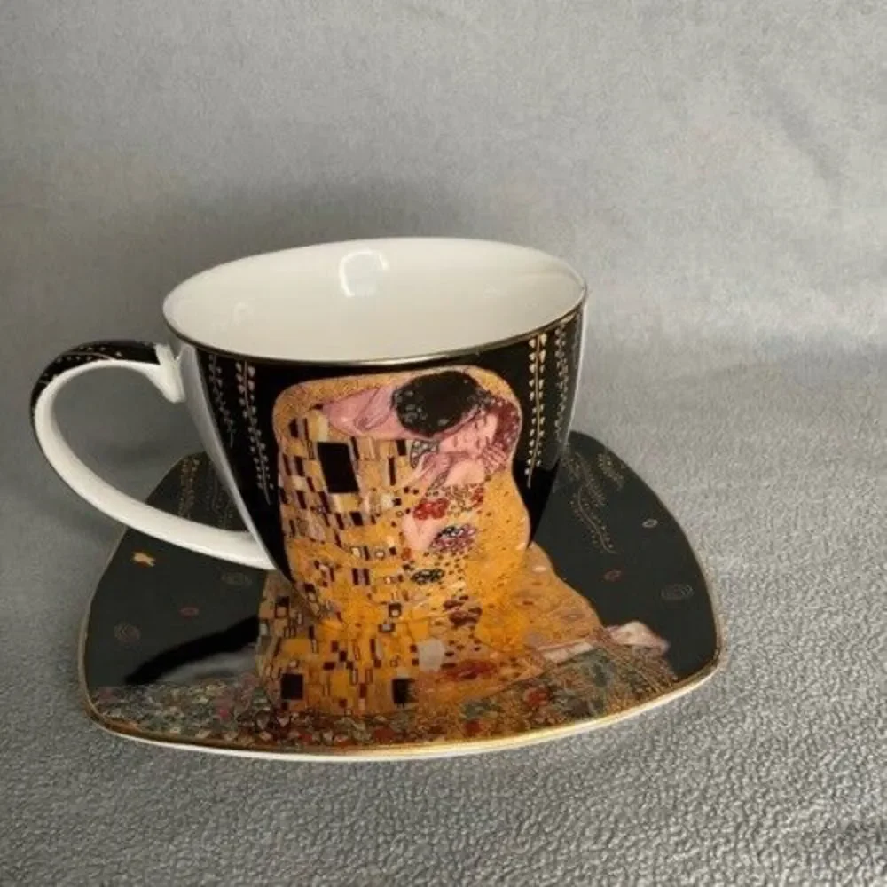 NWOB Smile Austria Gustav Klimt The Kiss Tea Cup &Saucer Black/Gold Art Souvenir
